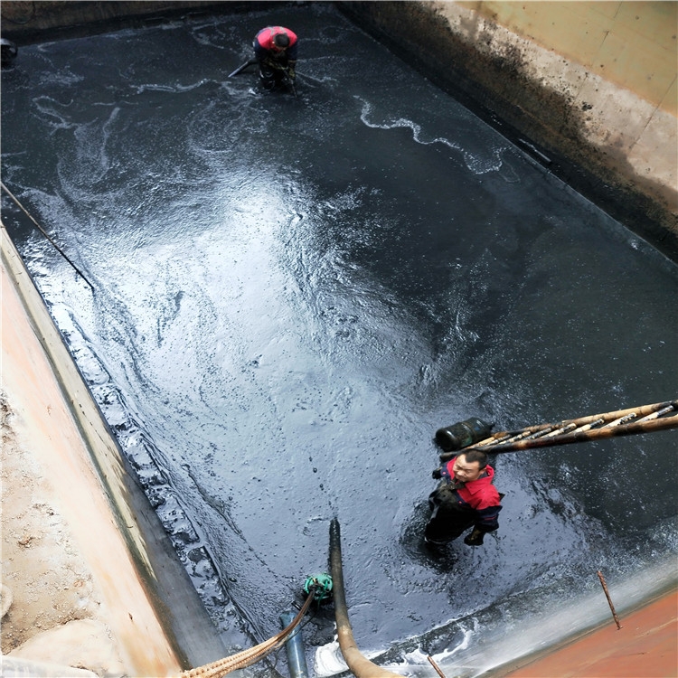 红山街道废水池清理